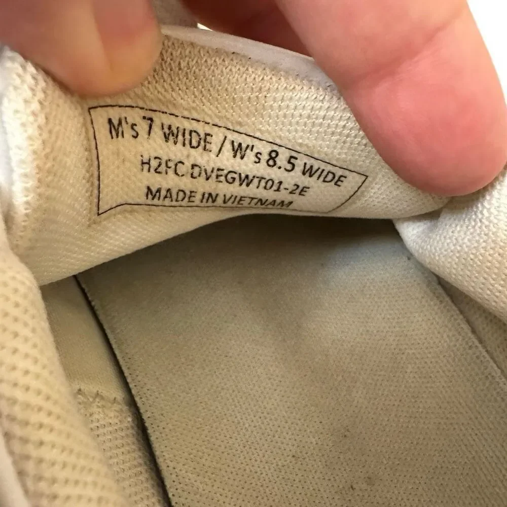 Kizik Vegas Ivory White Leather Sneakers Unisex Women’s Size 8.5 / Men’s 7 WIDE